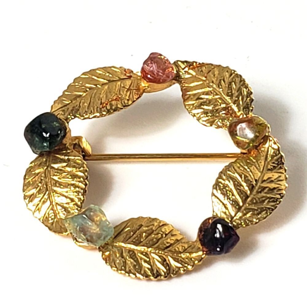 VINTAGE Goldtone Leaf Wreath Stone Embellished Brooch Pin